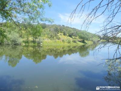Embalse de Pedrezuela y Cueva de Peña Rubia;senderismo hoces del duraton viajes organizados desde ma
